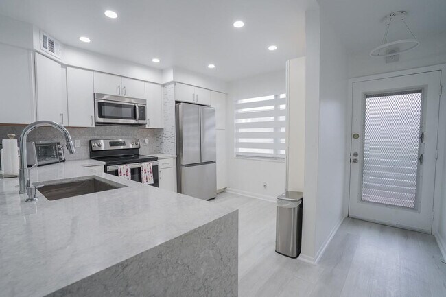 3201 Portofino Point in Coconut Creek, FL - Foto de edificio - Building Photo