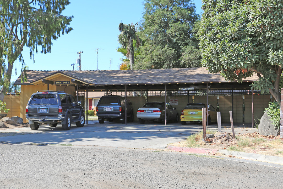 2014 E Indianapolis Ave in Fresno, CA - Foto de edificio