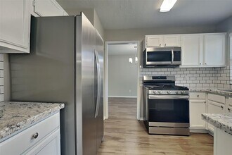 5 Regency Ct in Conroe, TX - Building Photo - Building Photo