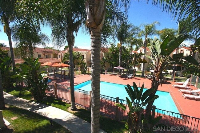 10895 Camino Ruiz in San Diego, CA - Building Photo - Building Photo