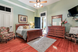 726 Orleans St in New Orleans, LA - Building Photo - Interior Photo