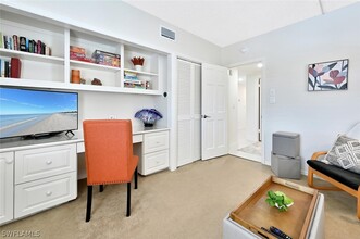 2885 Gulf Shore Blvd N in Naples, FL - Foto de edificio - Building Photo