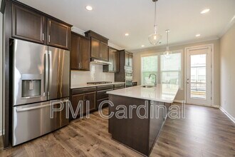 604 Tudor Park Way in Charlotte, NC - Foto de edificio - Building Photo