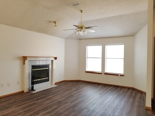 112 Mollie Ct in Clovis, NM - Building Photo - Building Photo