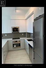 2916 Hwy 7 in Vaughan, ON - Building Photo - Building Photo