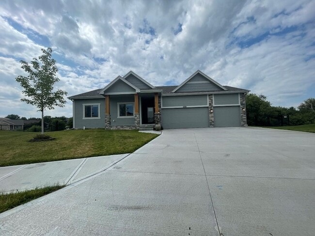 14308 S 19th Cir in Bellevue, NE - Building Photo - Building Photo