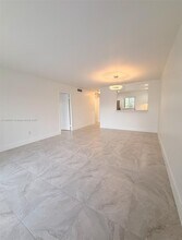 7825 Camino Real in Miami, FL - Building Photo - Building Photo