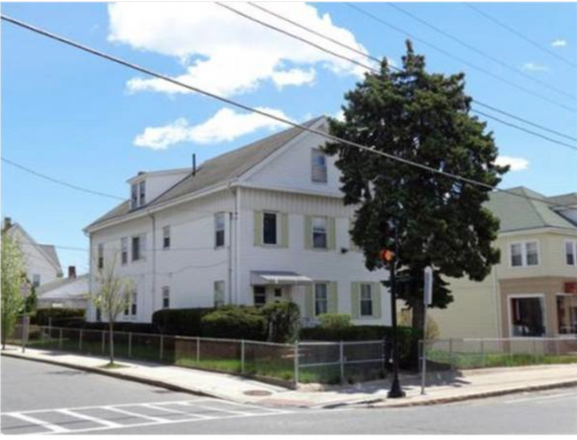 276 Main St in Medford, MA - Foto de edificio - Building Photo