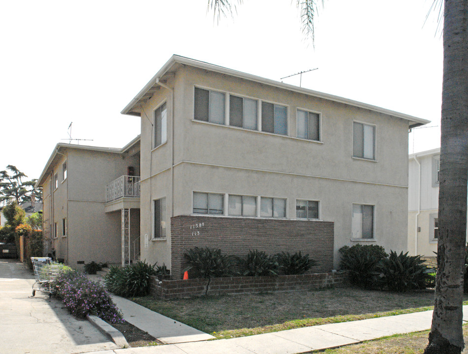 1136-1138 S Holt Ave in Los Angeles, CA - Building Photo