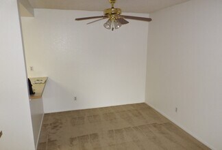 13953 Spring Water Ct in Garden Grove, CA - Building Photo - Building Photo