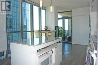 110-2110 Charles St E in Toronto, ON - Building Photo - Building Photo