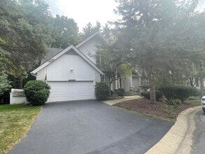 6289 Lindsay Ct in West Bloomfield Township, MI - Foto de edificio - Building Photo