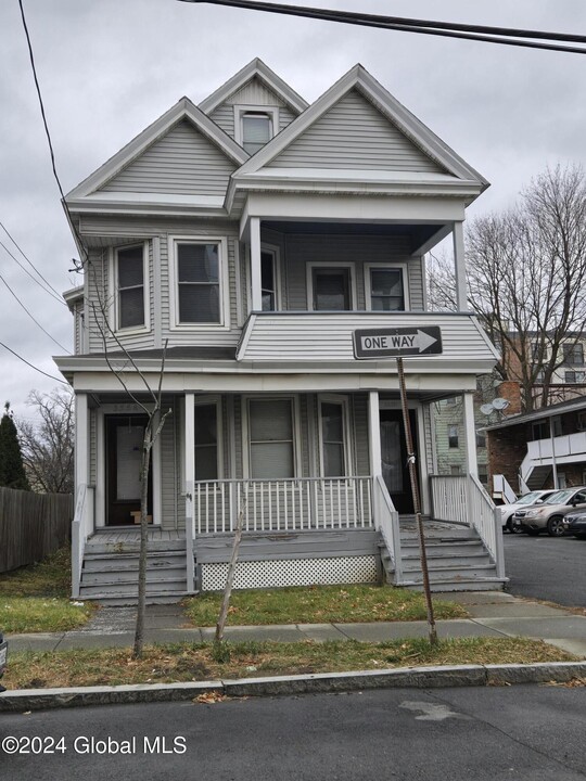 355 Myrtle Ave in Albany, NY - Building Photo