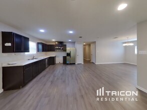 10007 Emerald Sun in San Antonio, TX - Building Photo - Building Photo