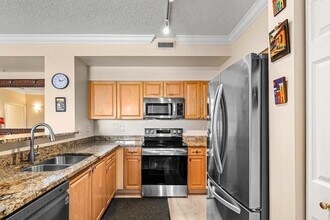 616 Clearwater Park Rd, Unit 1206 in West Palm Beach, FL - Building Photo - Building Photo