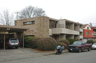 2300 NE 54th St Apartments