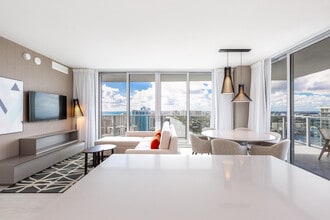 4010 S Ocean Dr in Hollywood, FL - Building Photo - Building Photo