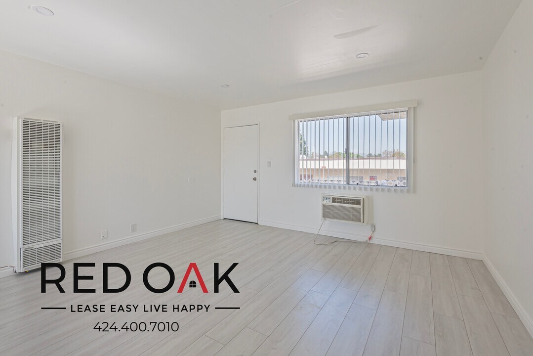 7915 Vineland Ave, Unit 20 in Los Angeles, CA - Building Photo