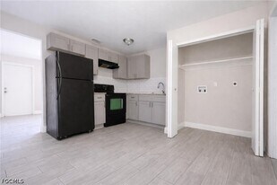 5451 Eleventh Ave in Ft. Myers, FL - Building Photo