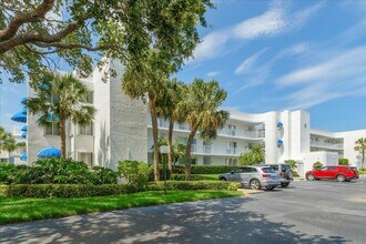 6124 S River Run Dr in Sebastian, FL - Building Photo - Building Photo