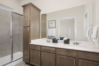 Tricon Peek Road in Katy, TX - Foto de edificio - Building Photo