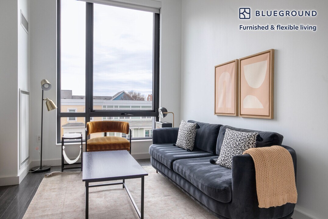 10 New St in Boston, MA - Building Photo