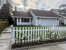 33211 Santiago Dr in Dana Point, CA - Building Photo