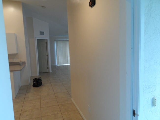 521 Hancock Bridge Pkwy in Cape Coral, FL - Building Photo - Building Photo