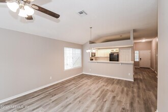 7709 Mystic Point Ct W in Jacksonville, FL - Building Photo - Building Photo