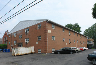 University Manors in Columbus, OH - Foto de edificio - Building Photo