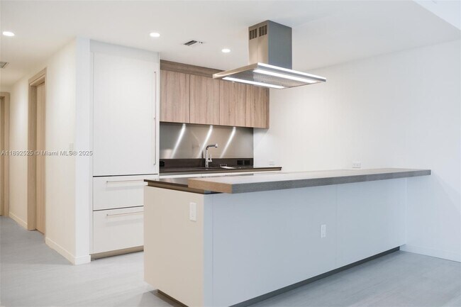 property at 1000 Brickell Plaza