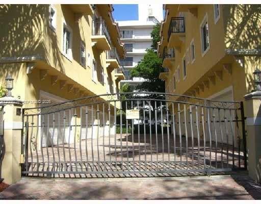 property at 2919 Coconut Ave