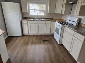 15 Briarwood Ln in Lafayette, NJ - Building Photo - Building Photo