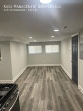 6223 W Wabansia Ave-Unit -6223-B in Chicago, IL - Building Photo - Building Photo