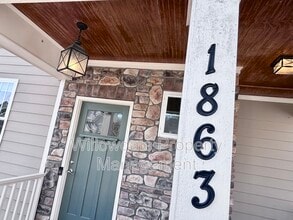 1863 Lake Glen Dr in Fuquay Varina, NC - Building Photo - Building Photo