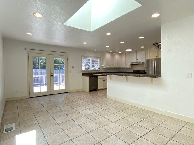 3820 Sherbrook Dr in Santa Rosa, CA - Building Photo - Building Photo