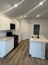 607 NW 120th Terrace in Oklahoma City, OK - Building Photo - Building Photo