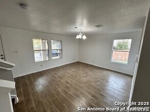 210 Butternut Blvd in San Antonio, TX - Building Photo - Building Photo