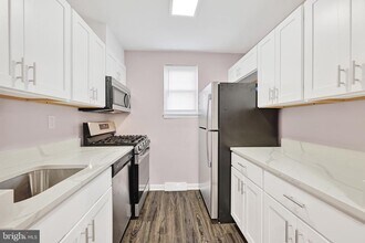 4411 Falls Bridge Dr in Baltimore, MD - Building Photo - Building Photo