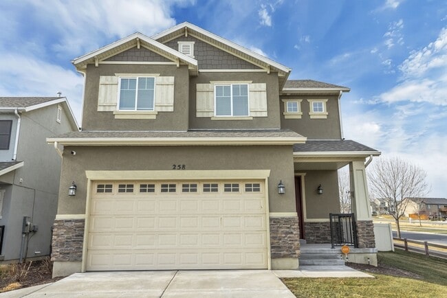 258 W Willow Creek Dr in Saratoga Springs, UT - Building Photo - Building Photo