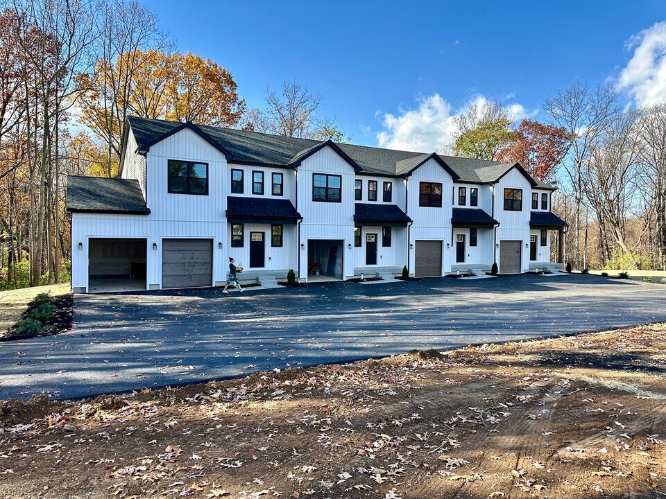 1018 Trinity Rd in Felton, PA - Foto de edificio