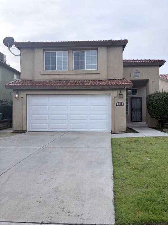 9405 Salinger St in Bakersfield, CA - Building Photo