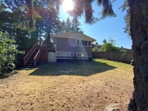 751 Bowman Ave in Nanaimo, BC - Building Photo - Building Photo