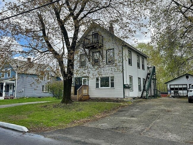 42 Jackson Ave in Rutland, VT - Building Photo - Building Photo