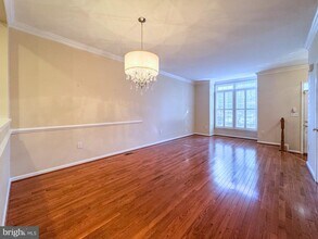11742 Valley Ridge Cir in Fairfax, VA - Building Photo - Building Photo
