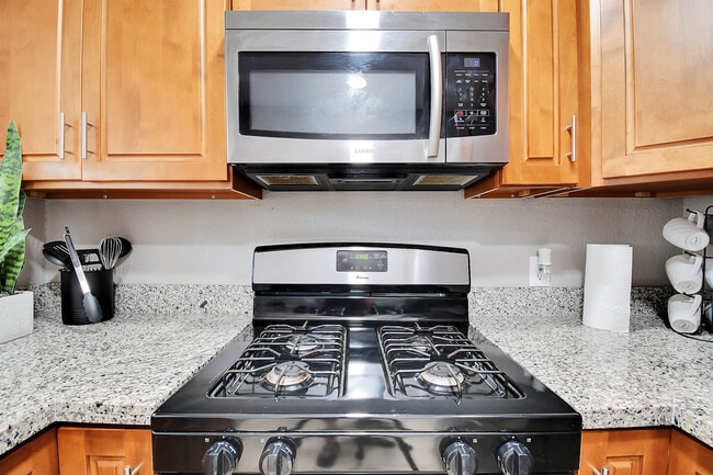 1848 14th St in Olivehurst, CA - Foto de edificio - Building Photo