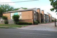 Oakland Heights Apartments in Irving, TX - Building Photo - Building Photo