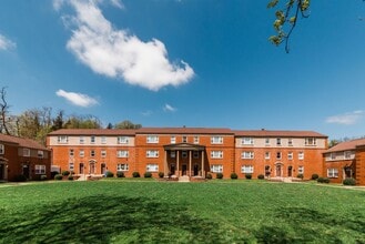 Canyon Place Apartments in Pittsburgh, PA - Foto de edificio - Building Photo