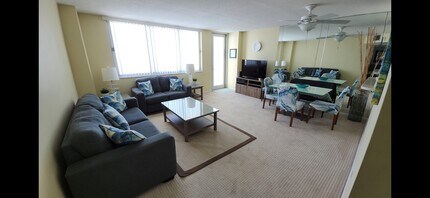 7135 Collins Ave, Unit 514 in Miami, FL - Building Photo - Building Photo