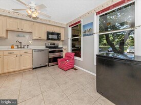 12461 Quail Woods Dr in Germantown, MD - Building Photo